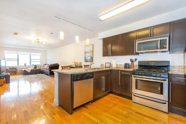 Foto del edificio - 5711 Jefferson St