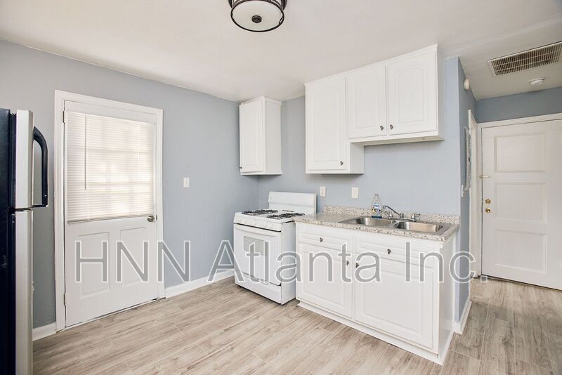 Foto principal - 3323 Midway Rd