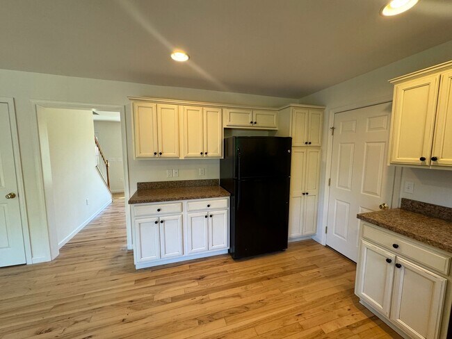 Foto del edificio - 4 Bed 3 Bath Updated Home In Lititz