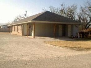 Building Photo - 136 Nolan St