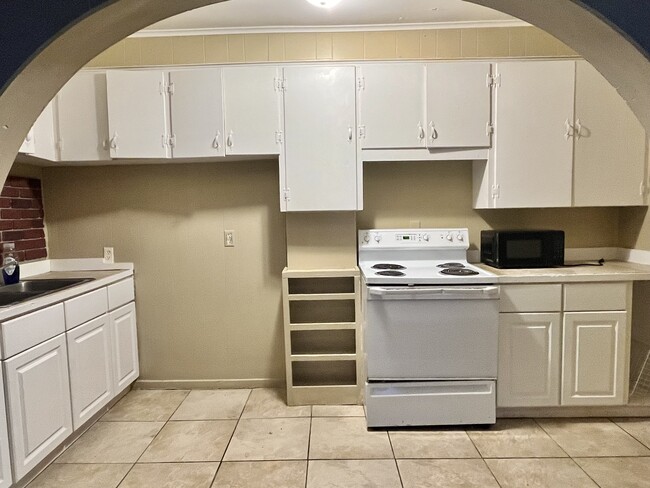 Newly painted kitchen & cabinets. Microwave, stove/oven are included - 2201 N I St