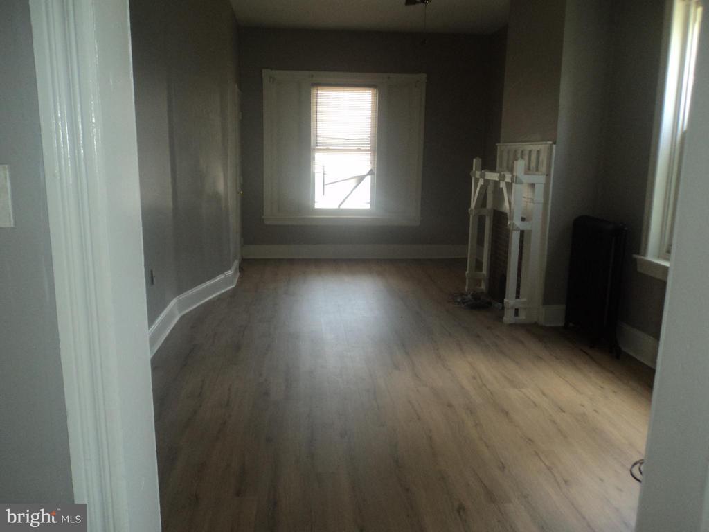 Foto principal - 5713 Lansdowne Ave