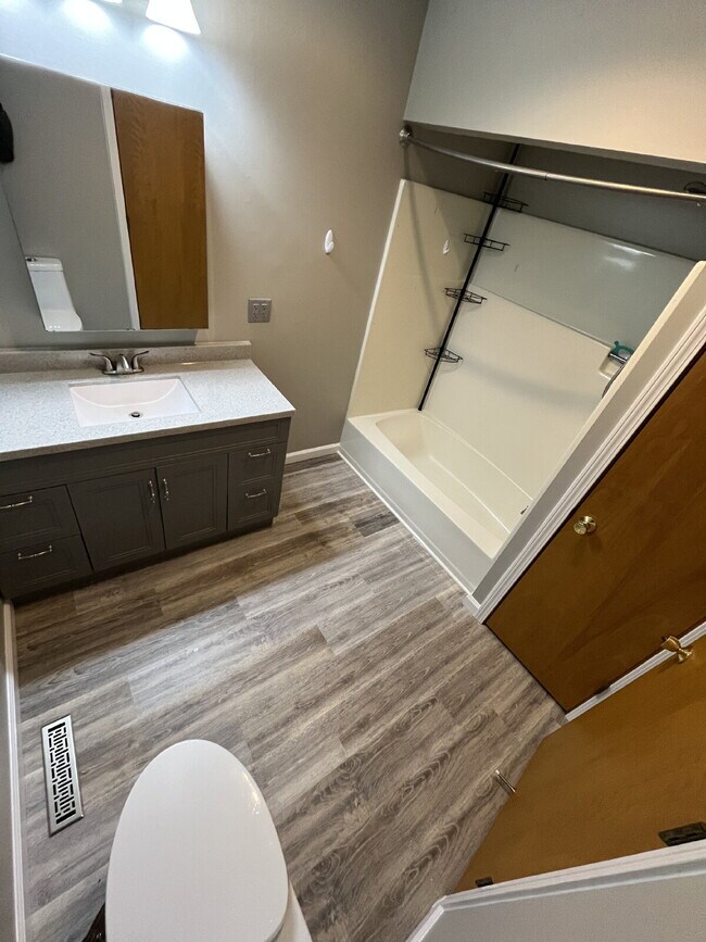 Foto del edificio - 1331 Spruce Ave