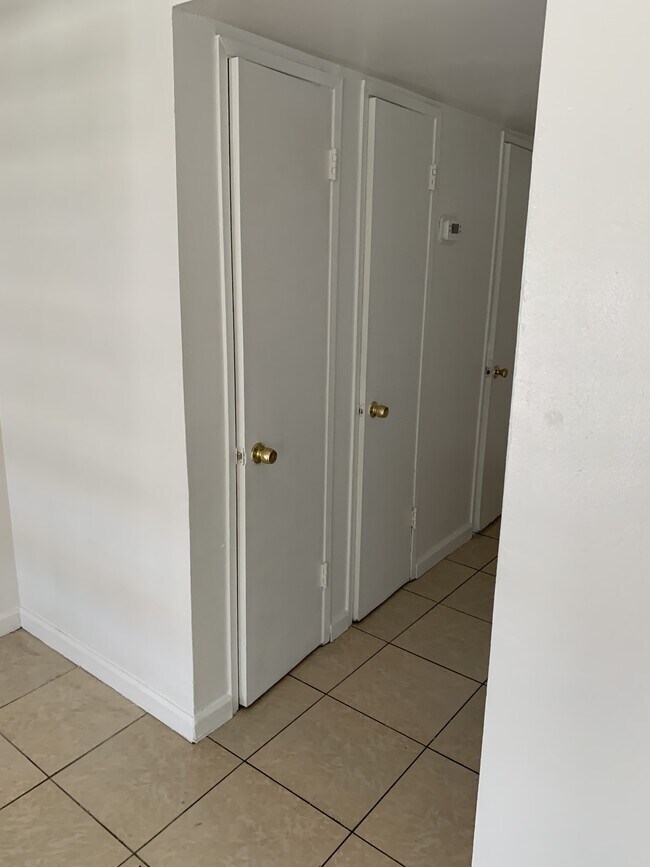 Foto del edificio - 3700 Stockdale Hwy