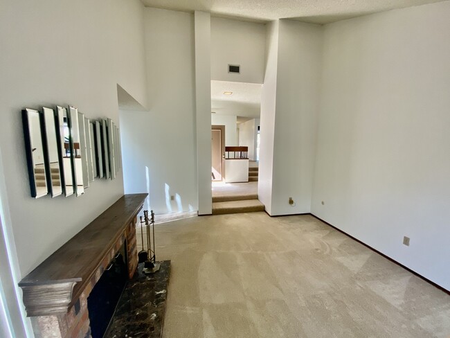 Building Photo - 836 Coriander Ct