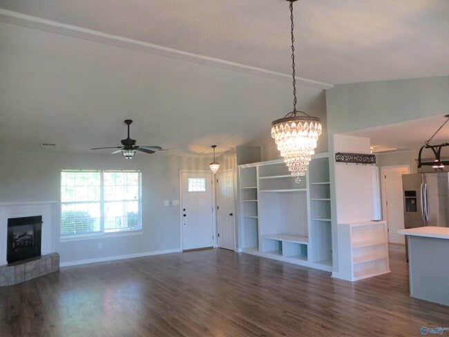 Building Photo - 105 Royalty Ct