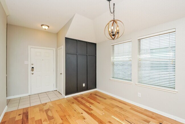 Foto del edificio - 3612 Diamond Ranch Rd