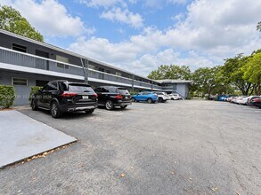 Building Photo - 8982 W Sample Rd