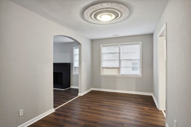 Foto del edificio - Large 3BR/2BA Near Downtown Savannah Home For Rent