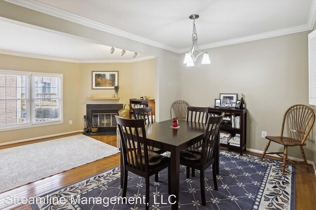 Foto del edificio - 3 br, 3 bath House - 11 Grove Ridge Ct