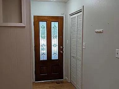 Foto del edificio - 7011 Whispering Oaks Dr