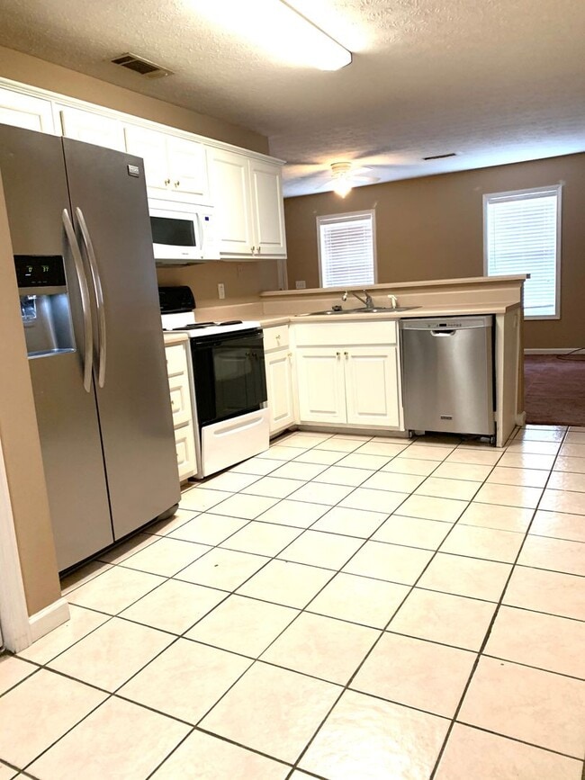 Foto del edificio - 1951 Rock Ledge Court Auburn, AL 36832