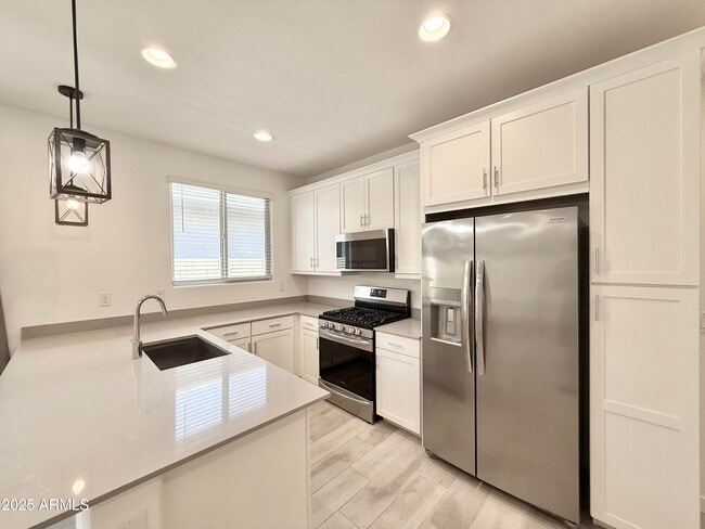 Building Photo - 3266 E Wild Dr