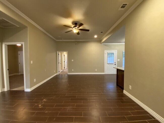 Foto del edificio - 1524 S Montgomery St