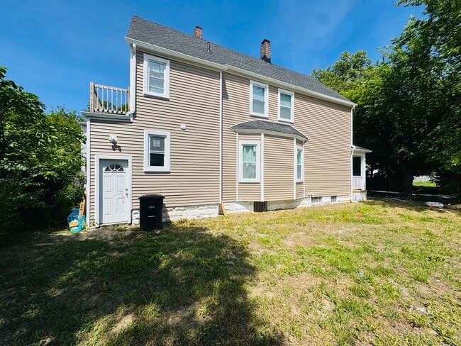 Building Photo - 3237 Seymour Ave