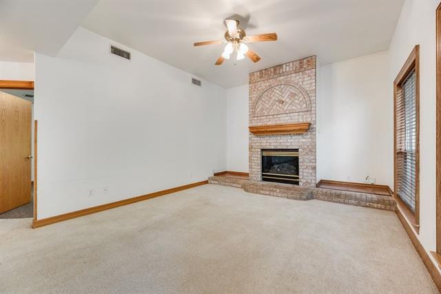 Foto del edificio - 115 Idle Creek Ct