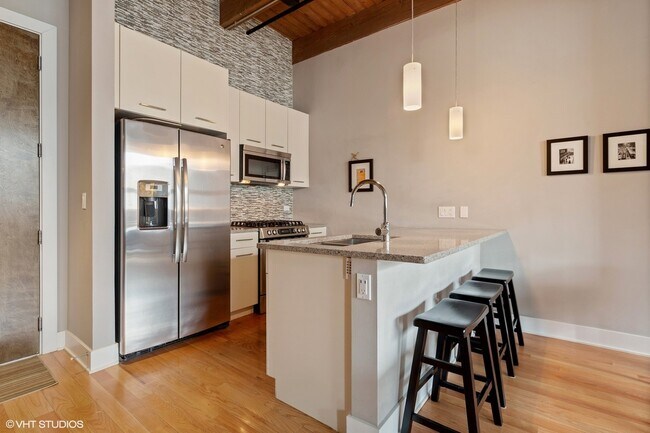 Kitchen - 1800 W Grace St