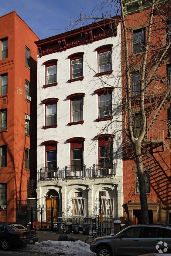 Primary Photo - 49 E 7th St