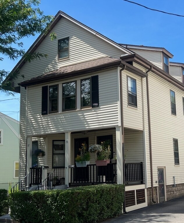 Primary Photo - 15 Hull St