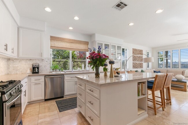 Building Photo - 6052 Rancho Bravado