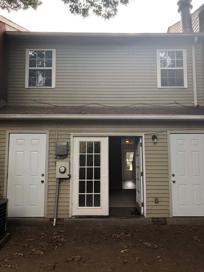 Building Photo - 12737 Woodside Ln
