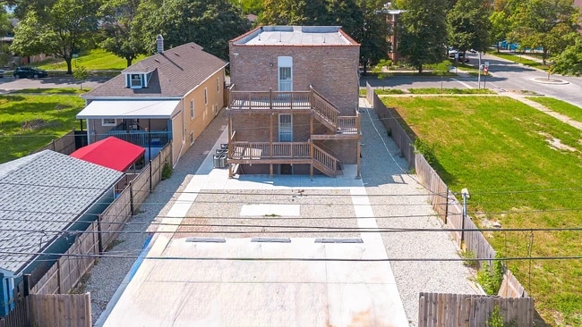 Building Photo - 6807 S Paulina St