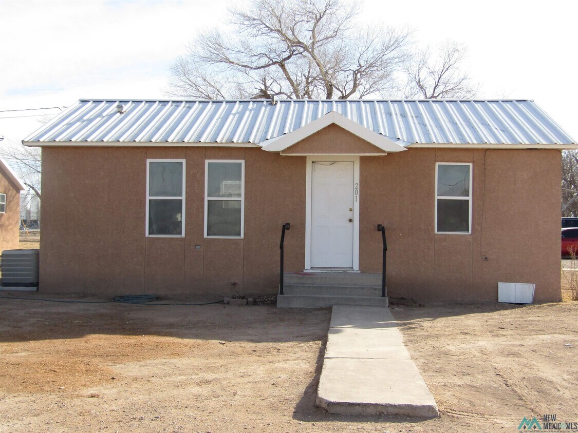 Primary Photo - 201 E Grand Ave