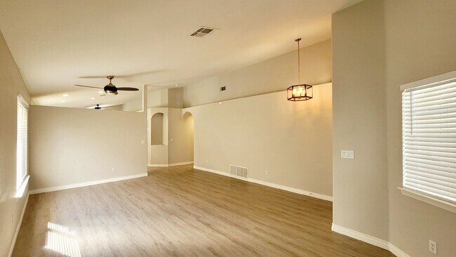 Foto del edificio - 2417 Wild Ginger Ln