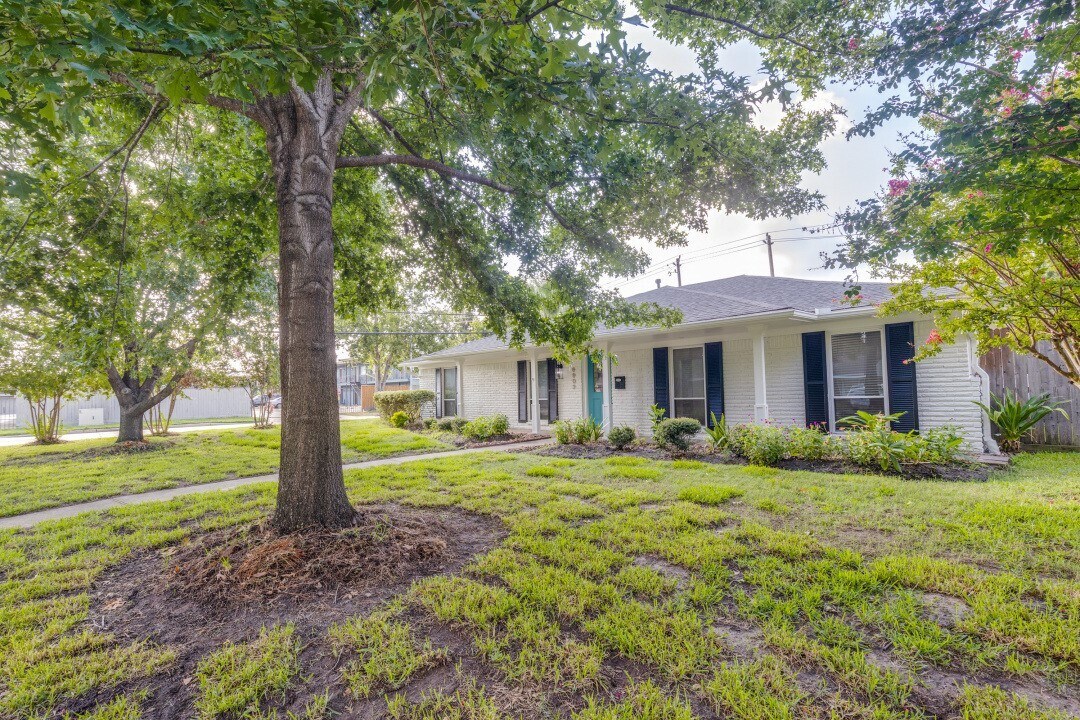 Foto principal - 6903 Alderney Dr