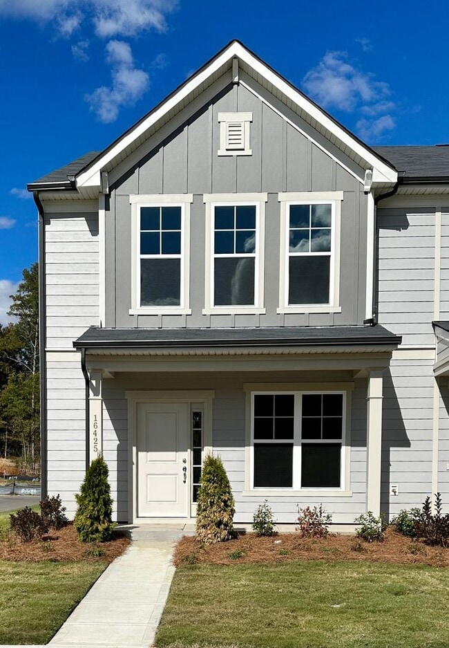 2BR/3BA End Unit Townhome in Pringle Towns - 2BR/3BA End Unit Townhome in Pringle Towns