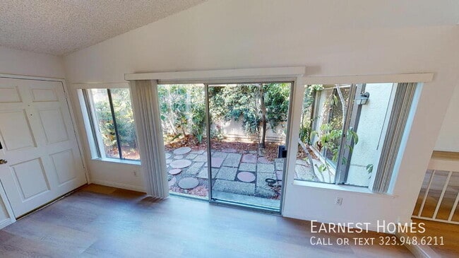Foto del edificio - 10464 Larwin Ave