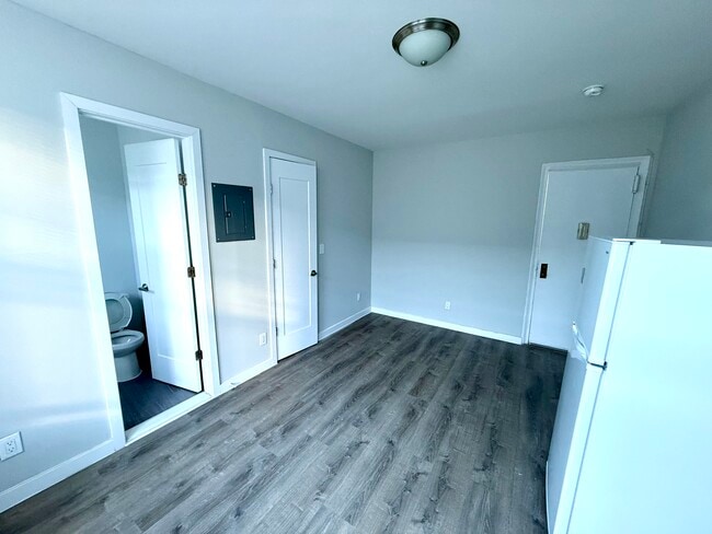 Building Photo - 241 E Broadway