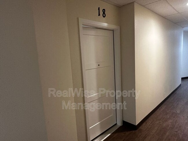 Building Photo - 1935 Table Rock Rd