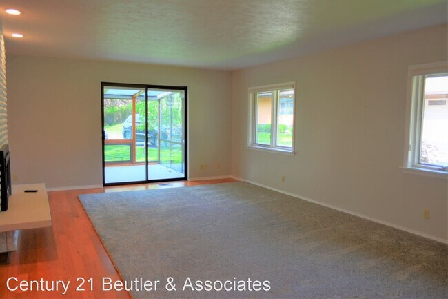 Building Photo - 3 br, 2 bath House - 2109 E. Rockwood Blvd