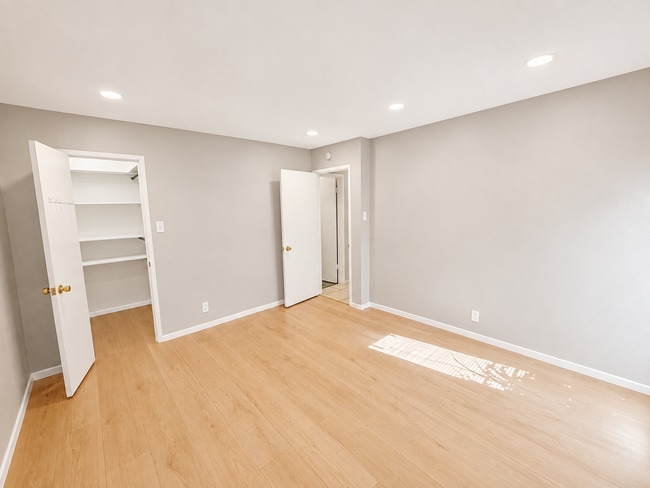 Building Photo - 2223 Buena Vista Ave