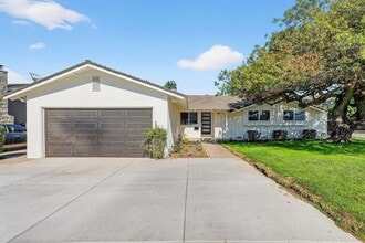 Building Photo - 445 E Hoover Ave