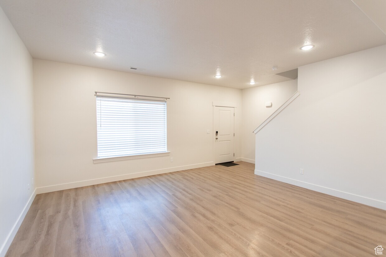 335 1580 E, Hyrum, UT 84319 Townhome Rentals in Hyrum UT