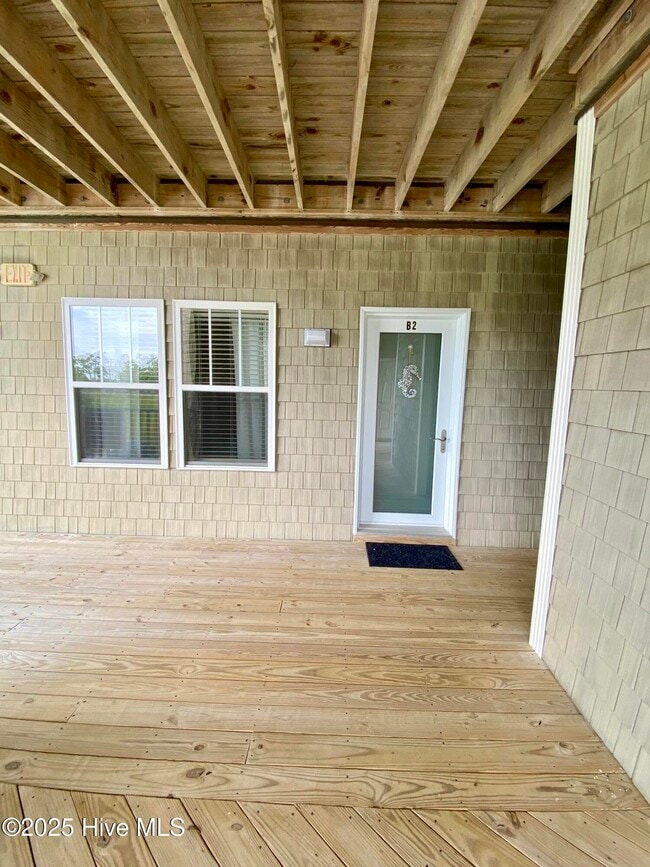 Building Photo - 100 Lighthouse Ln