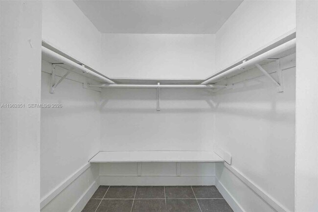 Foto del edificio - 740 81st St