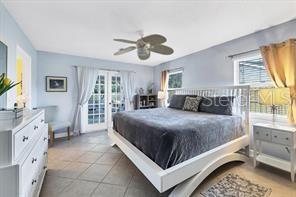Foto del edificio - 7860 Holiday Dr