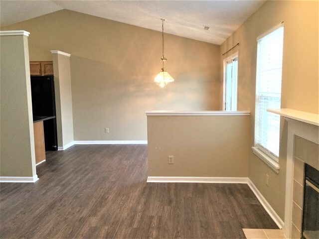 Foto del edificio - 8018 Bitternut Dr