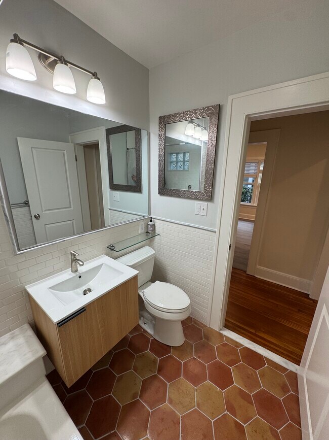 Building Photo - 14 Osborne Ave