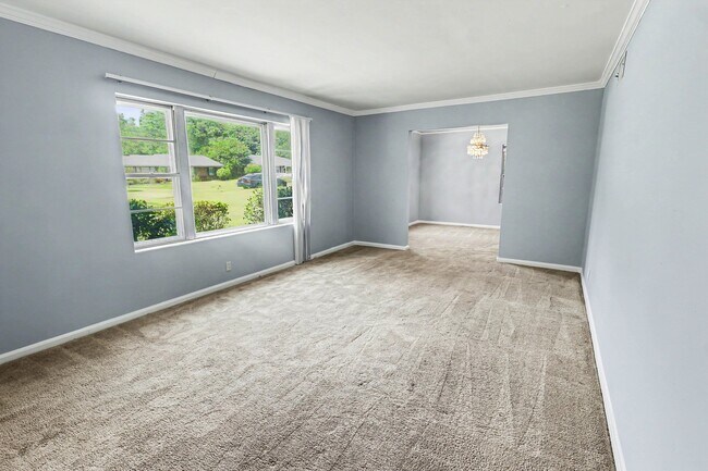 Building Photo - 2822 Sumter Ave