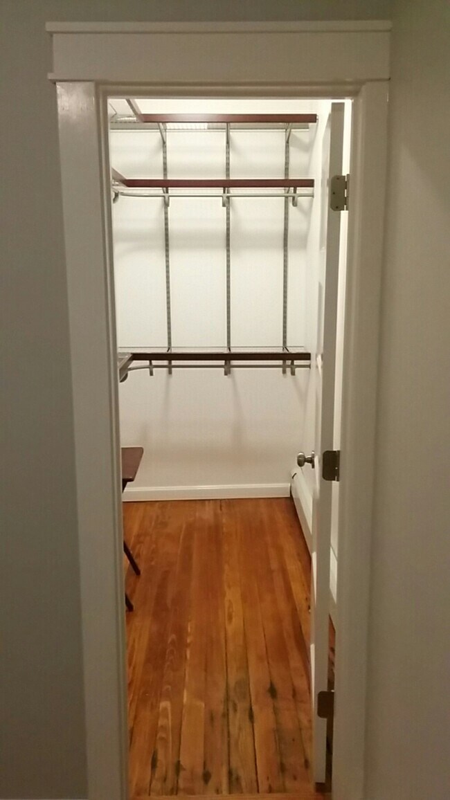 Foto del edificio - 324 Chelsea St