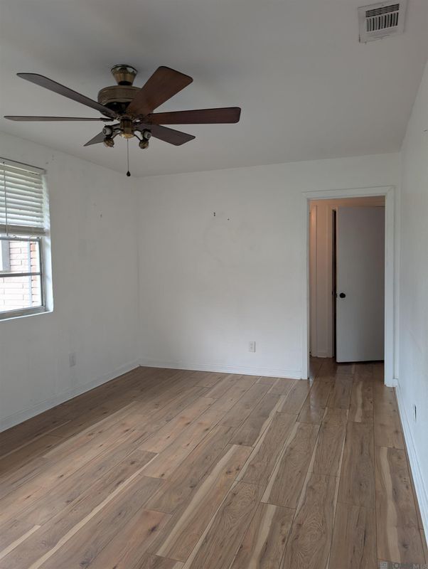 Foto del edificio - 235 Burgin Ave