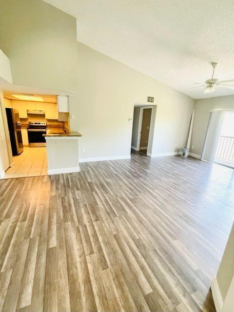 Building Photo - 1400 Crestwood Ct S