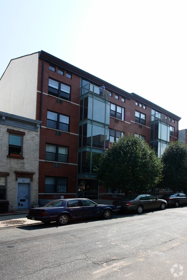 Building Photo - 249-251 16th St