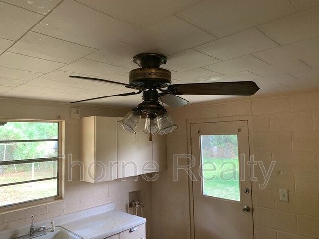 Building Photo - 521 Magnolia Dr