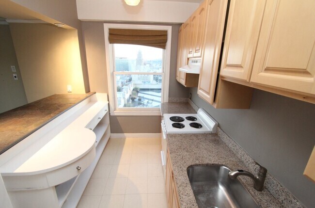 Building Photo - 631 Ofarrell St