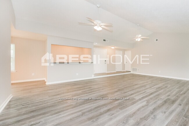 Building Photo - 9375 Wood Knoll Way